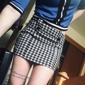 Houndstooth Slip-On Mini Skirt